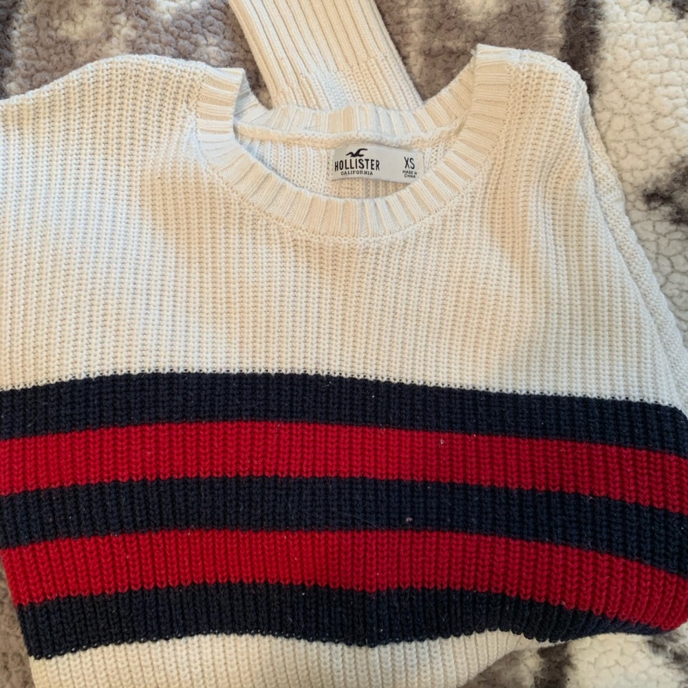 hollister navy and red striped sweater! ♡